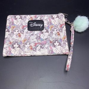 Holiday SALE 🎁 ⬇️Loungefly Princesses Sketch Wristlet
